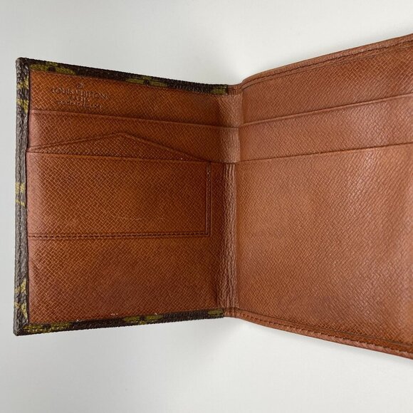 Louis Vuitton Vintage Monogram Elise Compact Wallet - Preowned - Picture 7 of 12